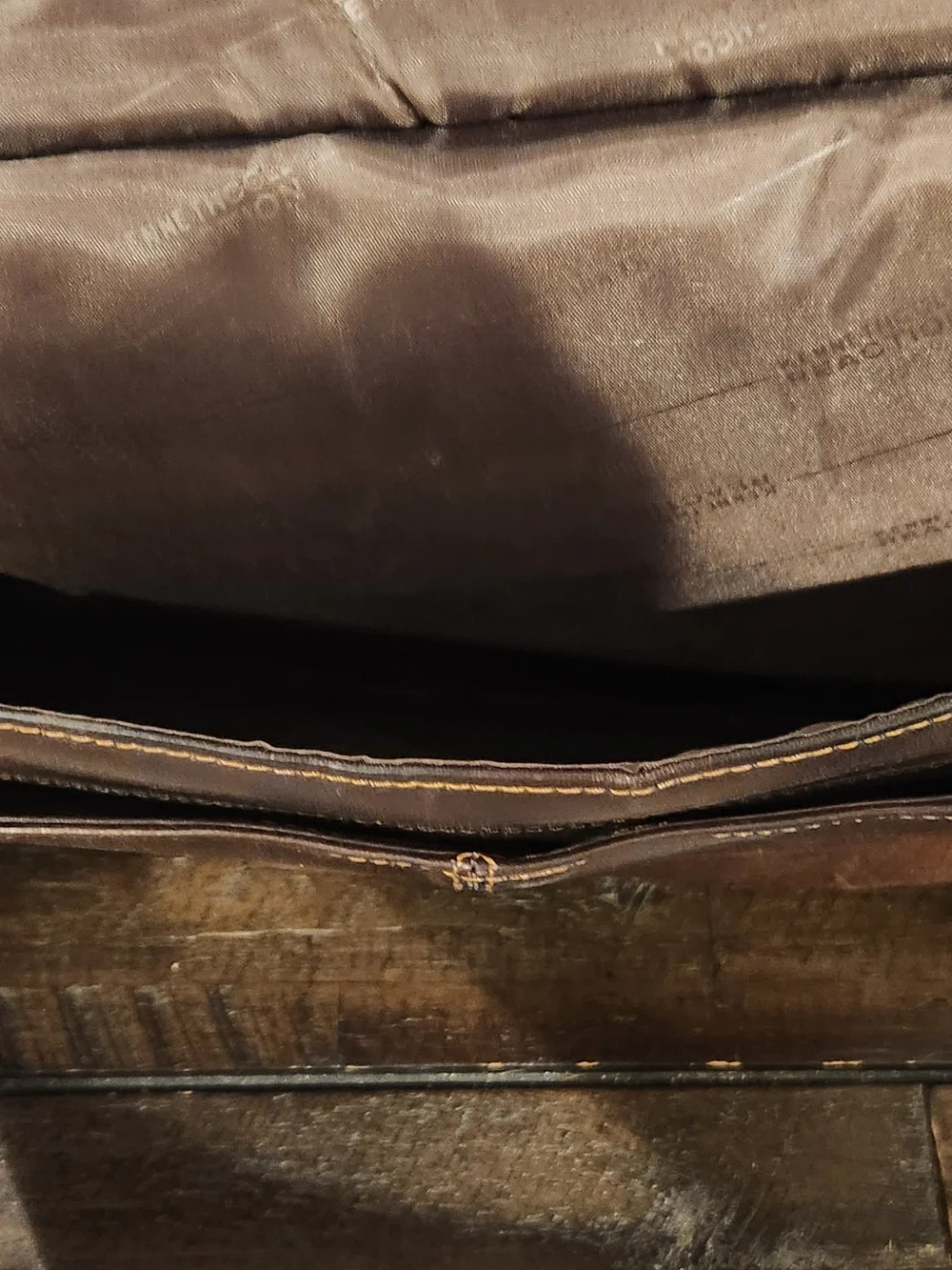 Kenneth Cole Reaction Leather Messenger Bag - Brown